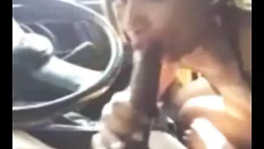 Sophia Alves Rabuda Mamando o Dotado no Carro.mp4