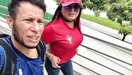 Eyalet köprüsünün dışında takılan güzel bir üniversite öğrencisiyle lezzetli anal seks.