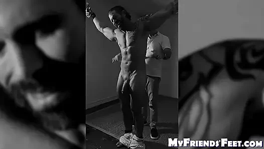 Dom gıdıklarken yırtık götlü Joey gülüyor