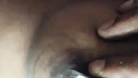 Yeni evli tatminsiz yenge ıslak amcığı parmaklıyor orgazm mastürbasyonu