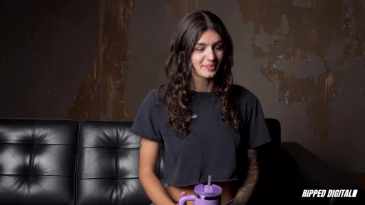 Ramona Vixen işkence etmekten ve zevk için yalvarmadan salyalar akıyor