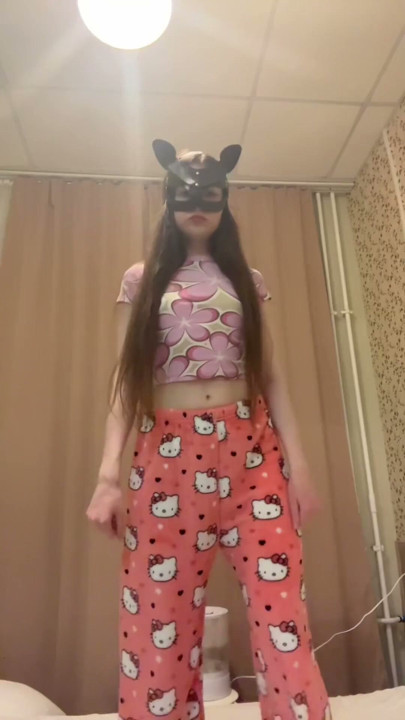 Sfw tiktok derlemesi: esmer dans eden modaya uygun tiktok trendleri, kısa etek, beyaz çorap, tanga, tayt, seksi dans | Klip 1
