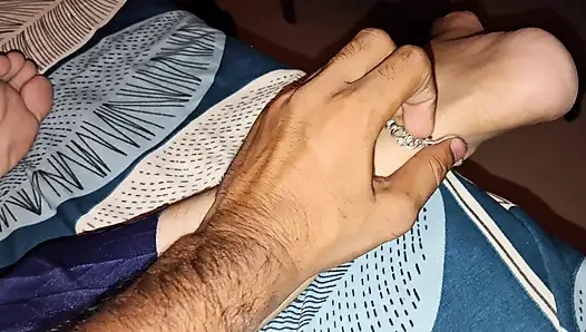 Genç güzel kız erkek arkadaşıyla tam gece sikişiyor