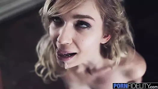 Pornfidelity mackenzie moss drenaj onun horoz üzerinde ona yüz