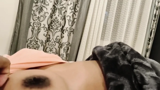 Üvey kız kardeşimi domaltarak sert sikiyorum