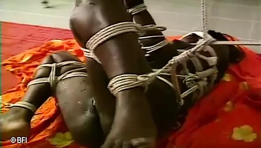 Zenci fahişe iplerle bağlanıyor