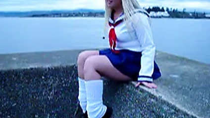 Mini gömlekli Kirsten
