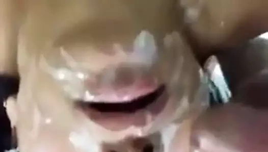 Endonezya hizmetçi toplu tecavüz sonra yüzünde boşalmak alır