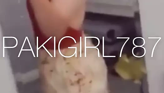 Pakistanlı meme sürtüğü