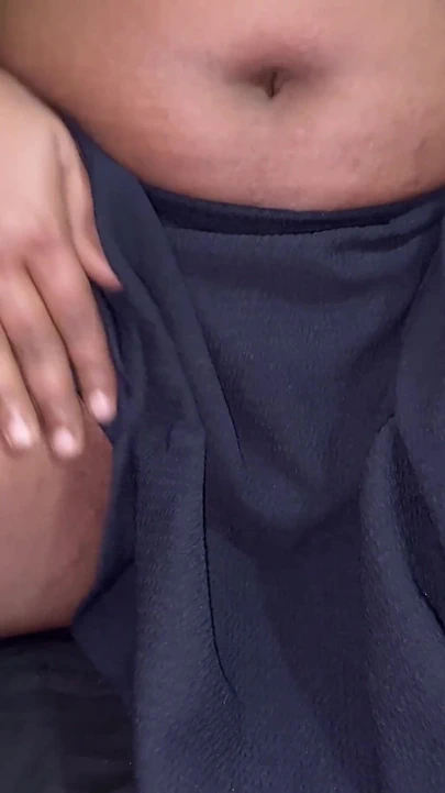 Kız evde amını parmaklıyor mastürbasyon yapıyor