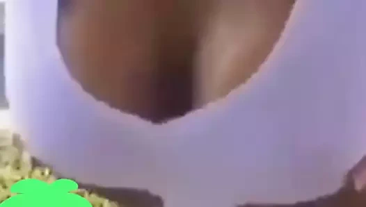 zıplayan göğüsler