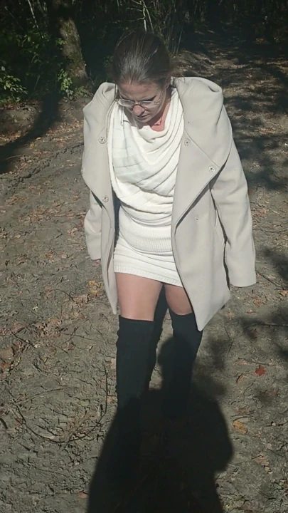 Jade shows off in the wood with the strangers | Clip 3