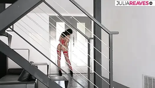 Büyük bir yarak amını parçalarken fahişe inliyor