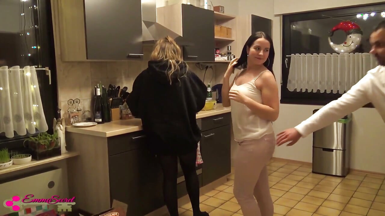 Creampie! Azgın Koca Beni Çıplak Sikiyor! Karısı Hemen Yan Odada!