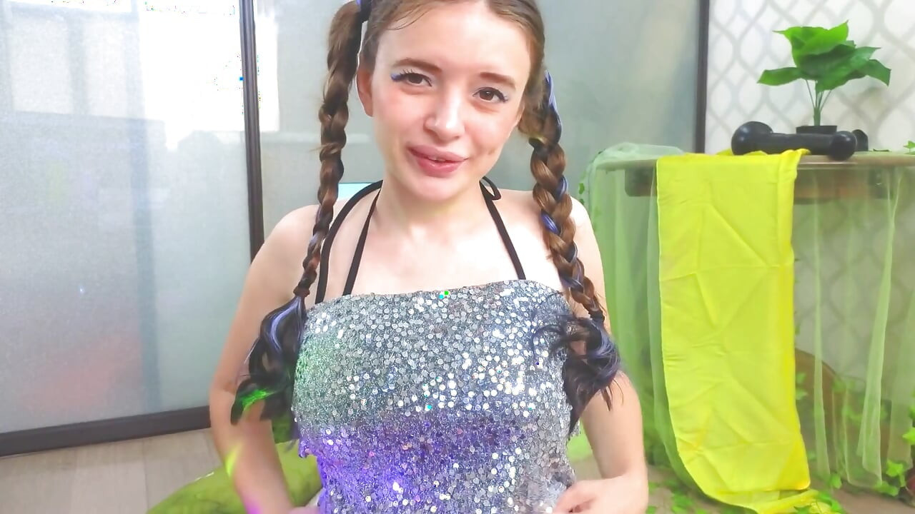 Beş parasız kız Alice beyaz çorapla kira ödüyor (rol yapma bakış açısı)