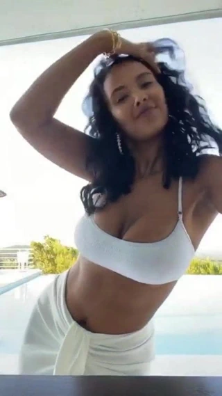 Maya jama gülünç kadın