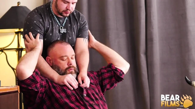 Bearfilms götten sikiliyor kurt jacobs chip genç kızın azgın yarağına binmeyi seviyor