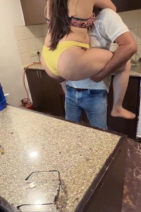 Karımın Sevgilisinin Dölünü Tutamadığını Gördükten Sonra.