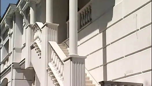 Büyük memeli inanılmaz seksi sekreterler büyük yaraklarla sikiliyor