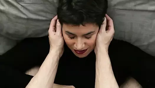 Bakış açısı kıyafetlere ve yüze boşalma