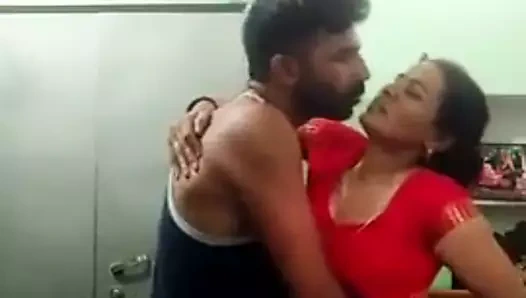 Desi yenge sikikleri devar içinde ayakta misyoner pozisyon