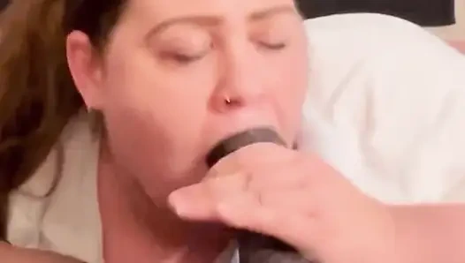 Üvey kız kardeşim beni emiyor eski sevgilim bana aptal fahişe demeye devam ediyor