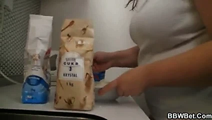 Şişman civciv sikikleri zaman pişirme