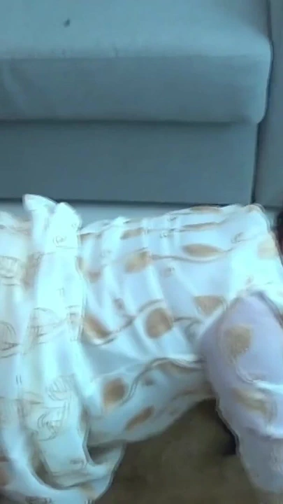 Arap evli kadın büyük zenci yarağı ile üçlü grup seks pornosu | Klip 1