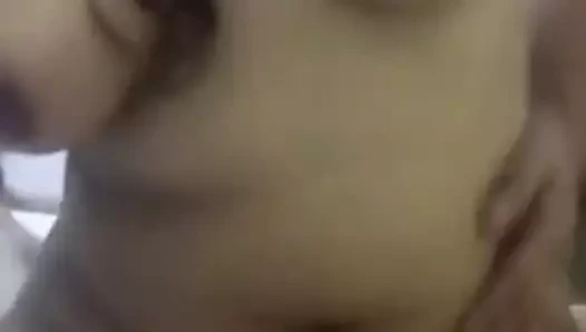 Büyük boob Hint inilti süre sürme üzerinde üst