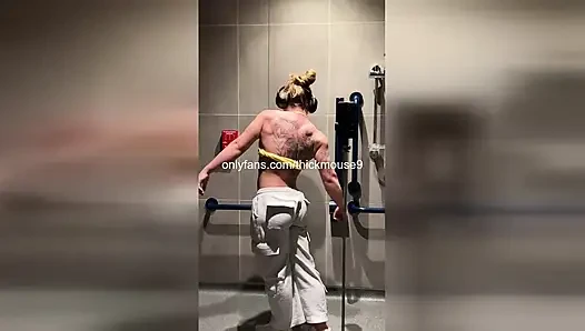 Spor salonu yoga frikik: 18 yaşındaki kıllı amcık patlıyor tiktok canlı