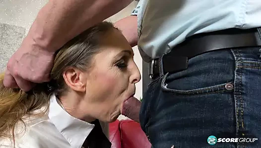 55 yaşındaki Susanna Glam'ın ilk kamerada anal seksi