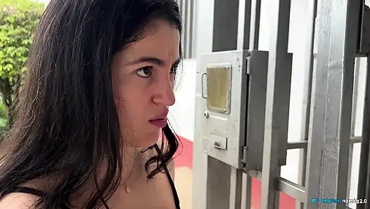 Komşum mahalledeki tüm kızları sikiyor ve onun sikini denemek istiyorum - sert seks!