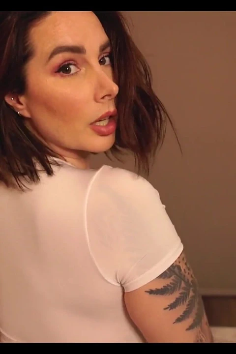 Arkana yaslan ve büyük sulu götümle ağır çekimde seni azdırmamı izle