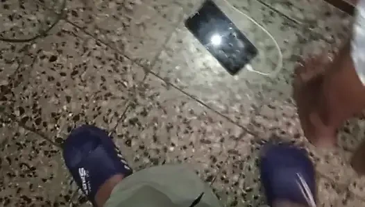 Bakış açısı esmer orta yaşlı seksi kayınvalideyi domaltarak sikiyor