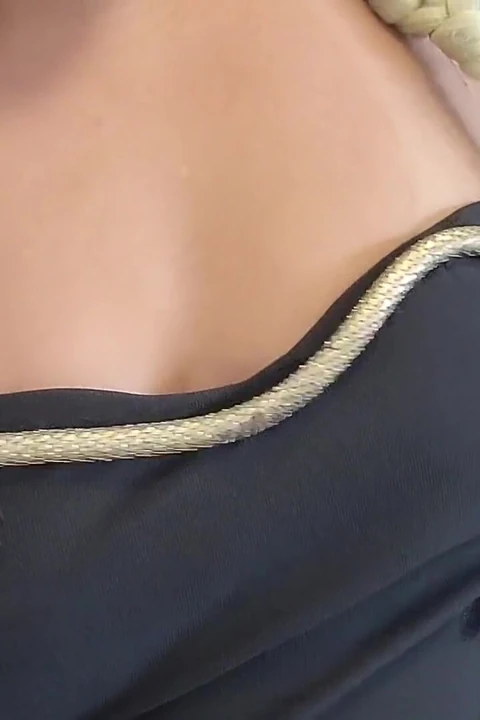 Gel adını söyleyerek adanmış videonuzu isteyin ve sizin için boşalıyor