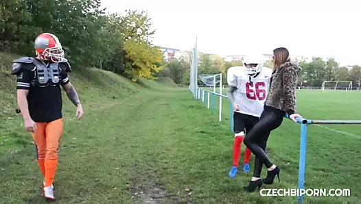 Çocukluk arkadaşları için kırsal mutluluk