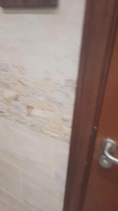 Eşcinsel umumi tuvalet | Klip 2