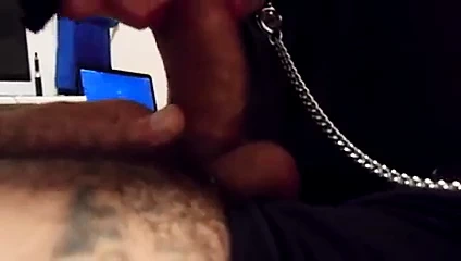 Maskeli kızıl saçlı berbat ve boşalmak alır - bu bdsm değil