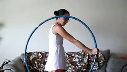 Kıllı koltuk altı olan bir hullahup kız