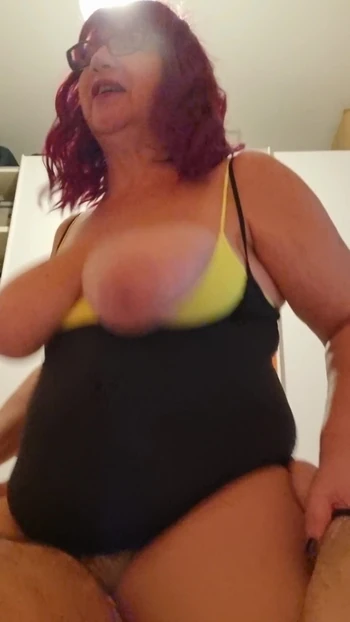 Захватывающий момент из "Я люблю трахаться и скакать на члене".