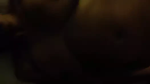 Hint eş boşalmak üzerinde memeler titreşen