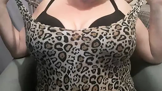 Üvey anne ellie yakalandı soyunma ve oynama yavaş yavaş için ona adam