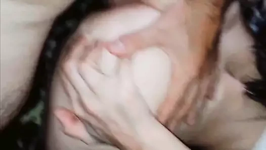 Evli kadın partide bir yabancıyla sikiliyor