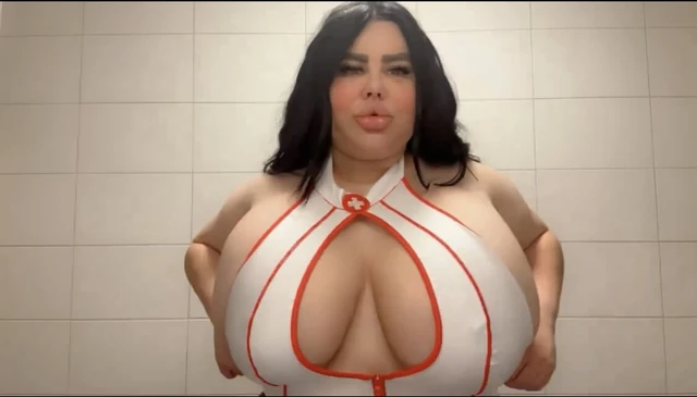 Я купила новую одежду медсестры, крошка!