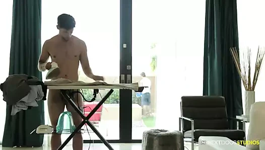 Nextdoorstudios bilerek yaptım. içeri gel ve bana eyersiz.