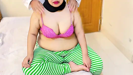 Arap güzel genç nine torunundan şehvetli vücut masajı alıyor - prezervatifsiz hizmet riskli bir döllemeyle bitiyor