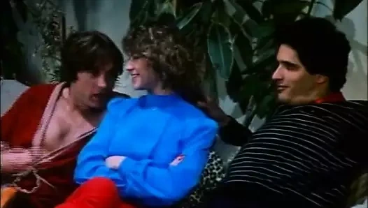 iki klasik bayanlar bir horoz paylaşmak