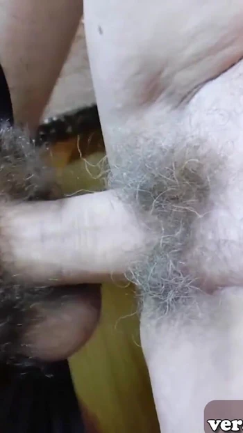 Волнующий момент из "Уродливую немецкую старую бабушку жестко трахают на кухне"