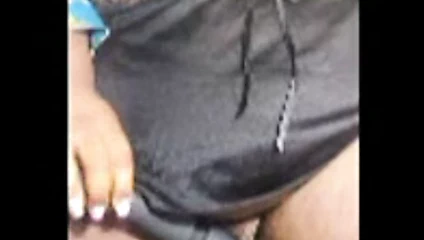 bbw oynuyor ile kendini