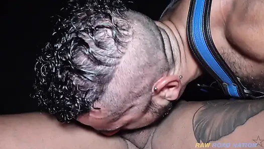 O KıLLı LATIN DELIĞI SARKıYOR